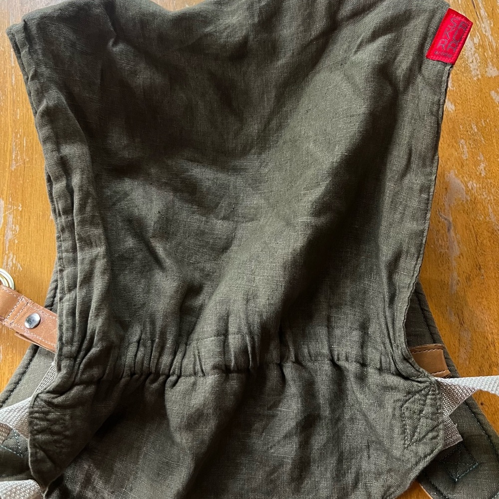 Sakura Bloom Onbuhimo – Moss Linen & Leather (Hood Included)